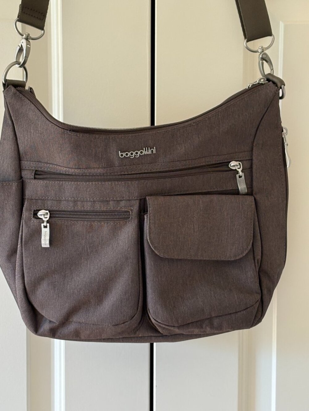 Baggallini Modern Everywhere Cross Body Bag in Thyme